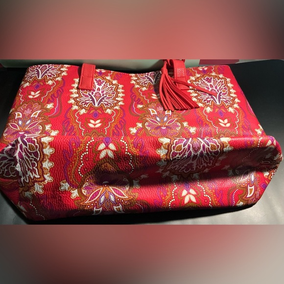 Elegant Red Paisley Tote Bag - Picture 6 of 9